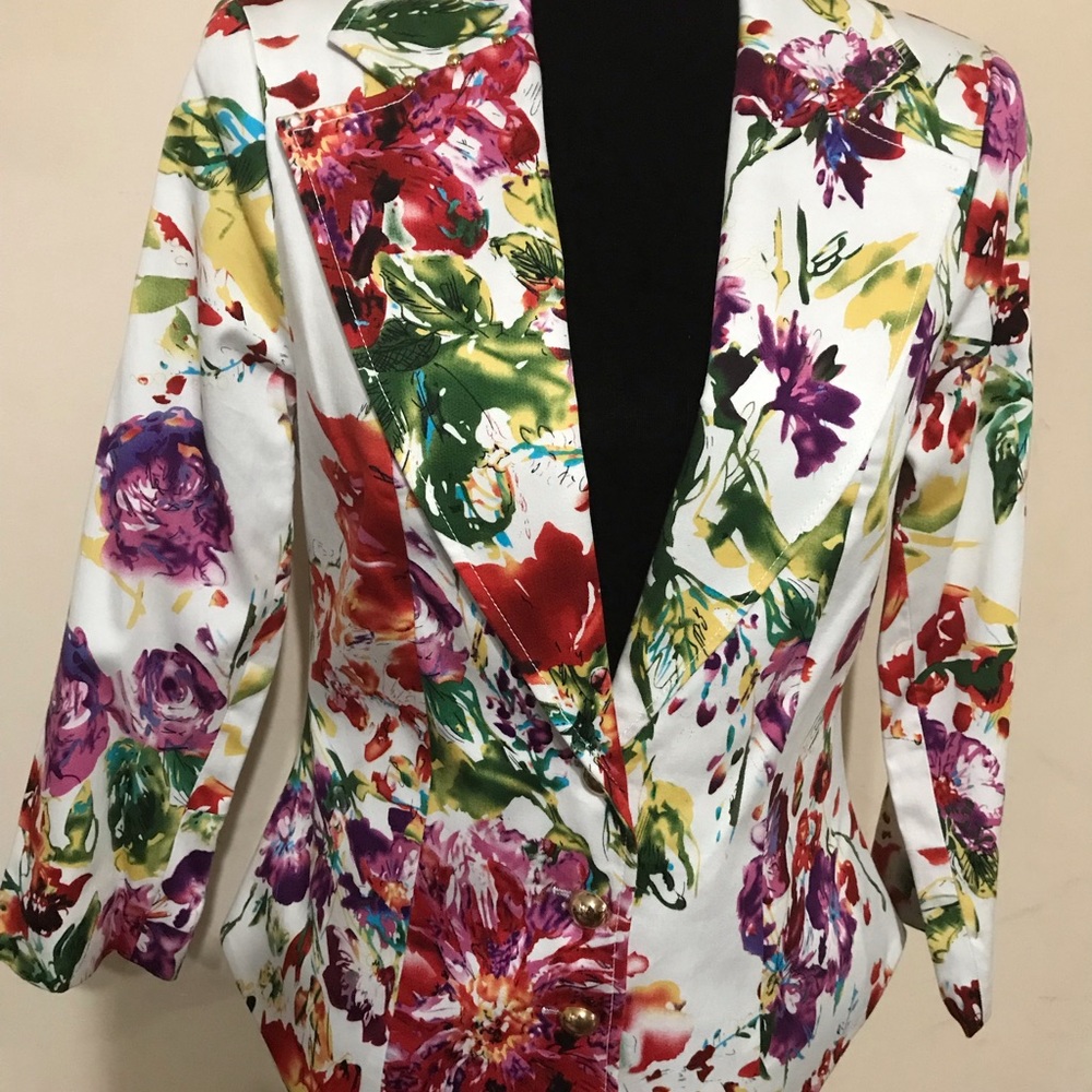 Floral Blazer by ISABEL